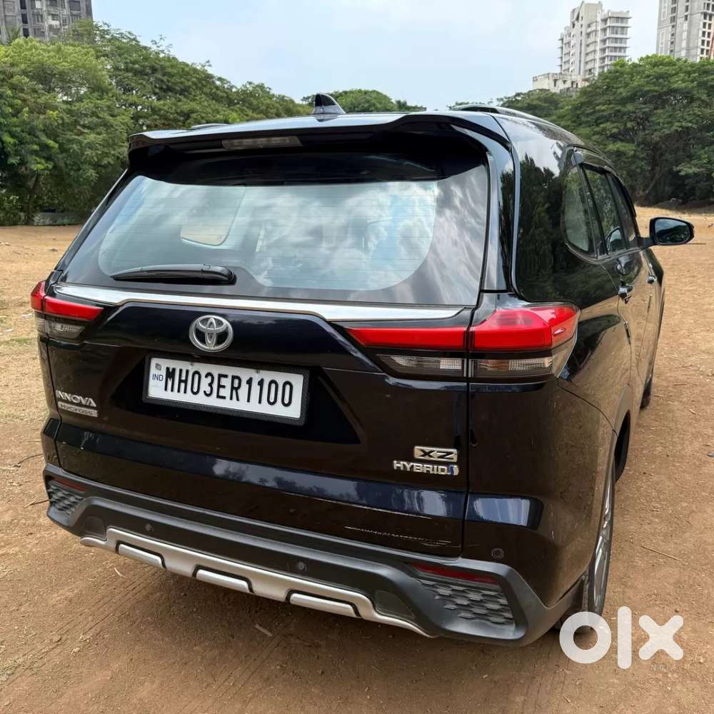 Toyota Innova Hycross 2.0 Zx (o) Hybrid 7 Str, 2024, Petrol