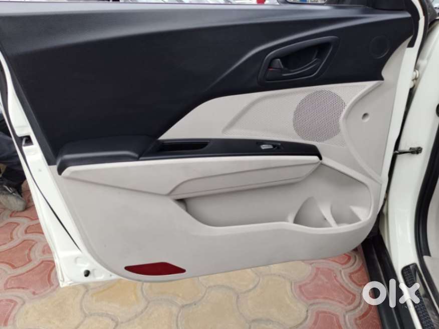 Mahindra Xuv300 W6, 2021, Petrol