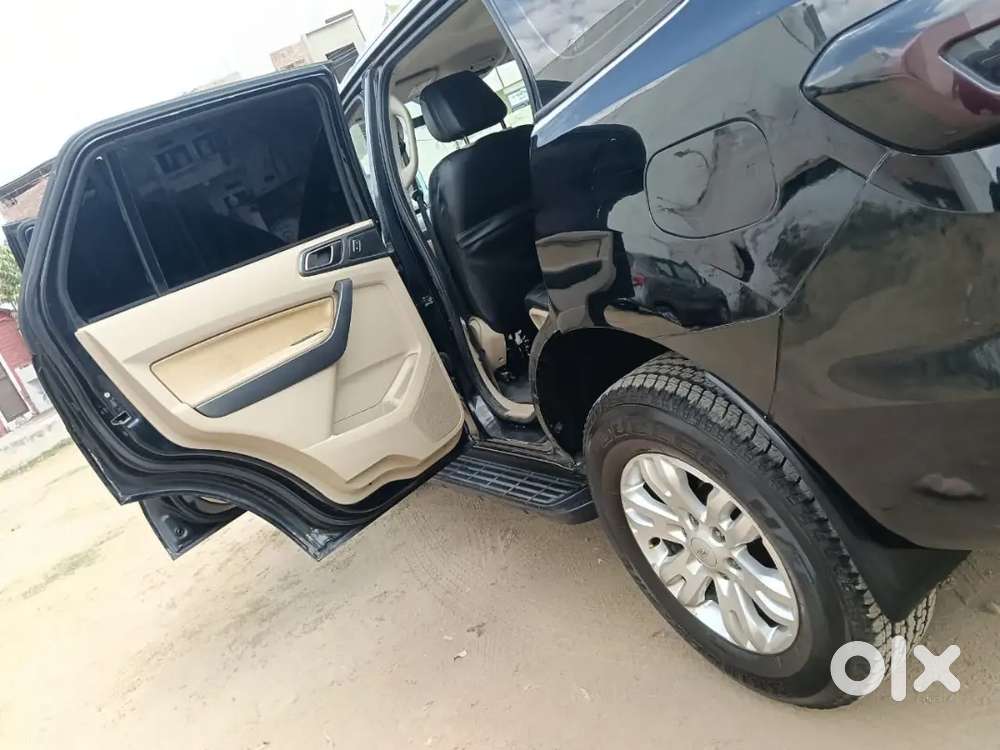 Ford Endeavour 2016