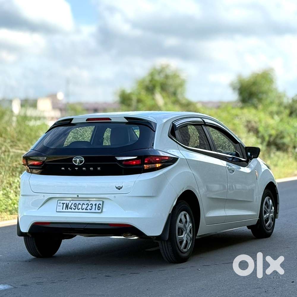Tata Altroz 1.2 Xe, 2020, Petrol