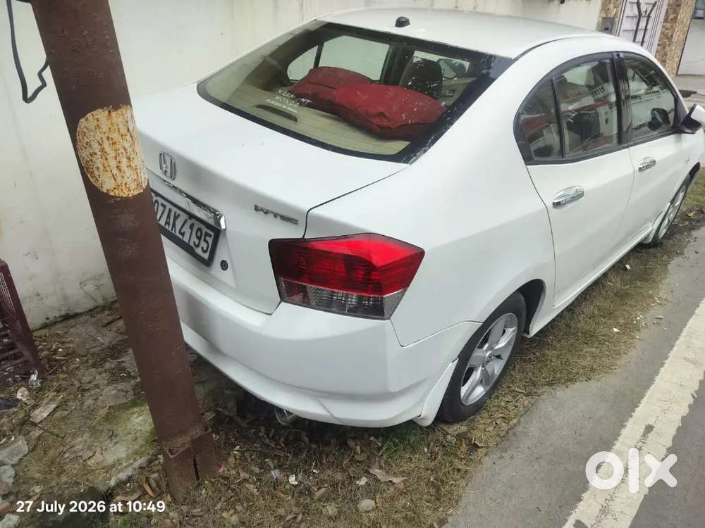 Less Driven Honda City Petrol Manual 2011 Variant