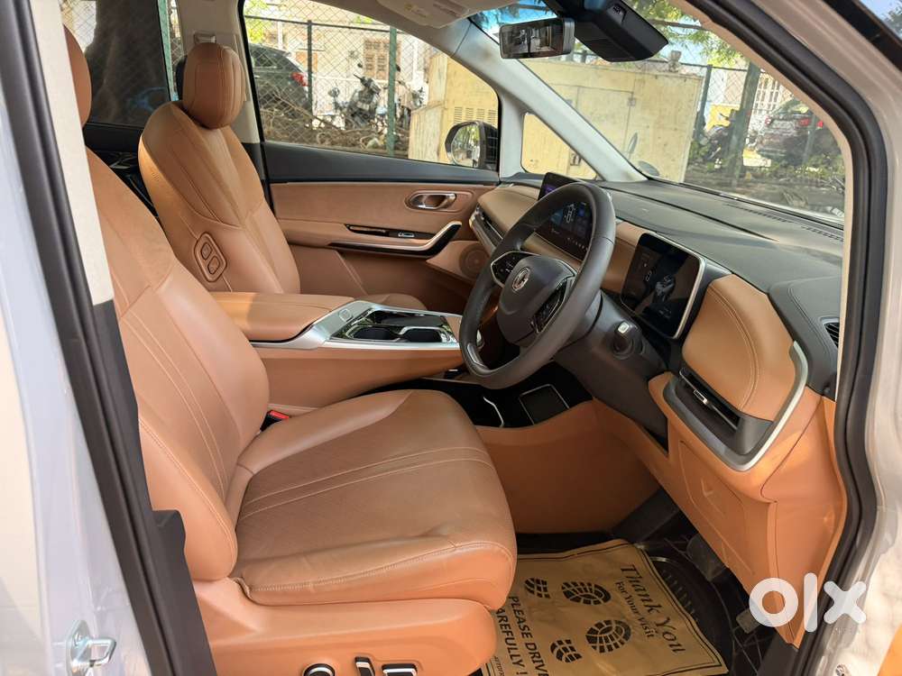 Mg M9 Ev, 2025, Electric