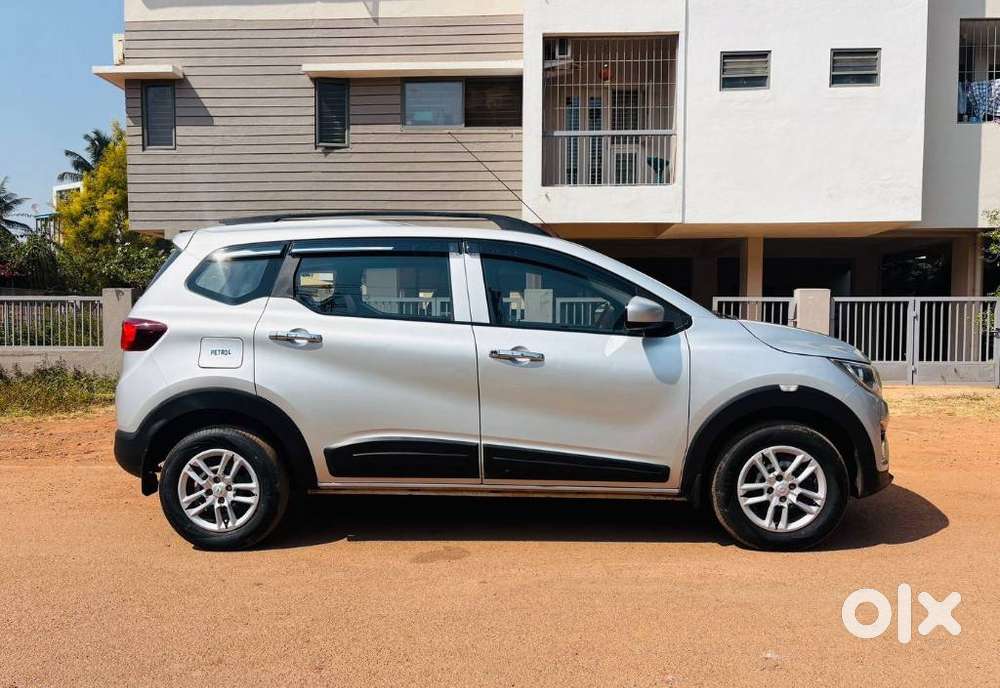 Renault Triber Rxl, 2022, Petrol