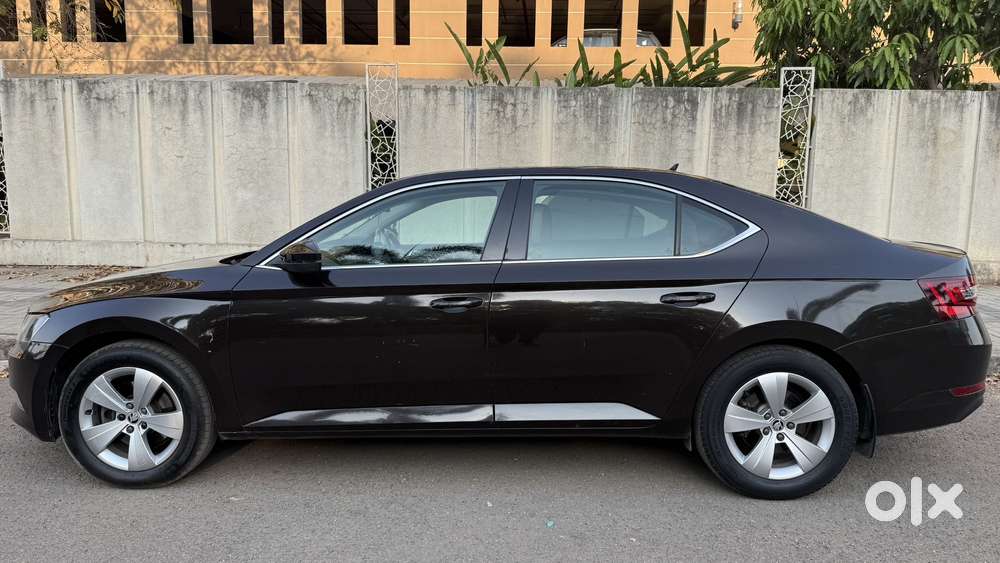 Skoda Superb 2013-2015 Elegance 1.8 Tsi Mt, 2016, Petrol