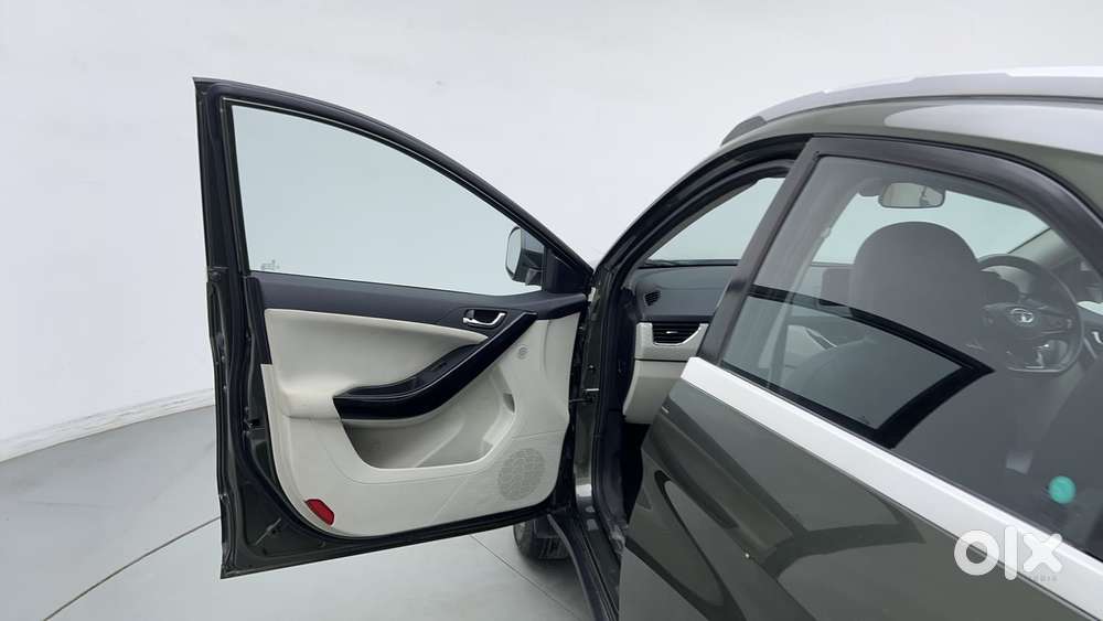 Tata Nexon 1.5 Revotorq Xza Plus S Amt, 2022, Petrol