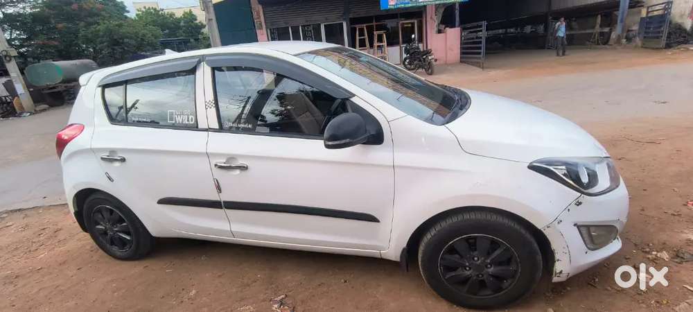 Hyundai I20 2013 Diesel Well Maintained Good Car I'm New Car Buying