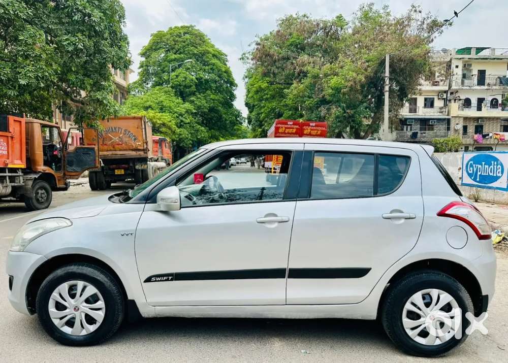 Maruti Suzuki Swift Vxi, 2012, Petrol