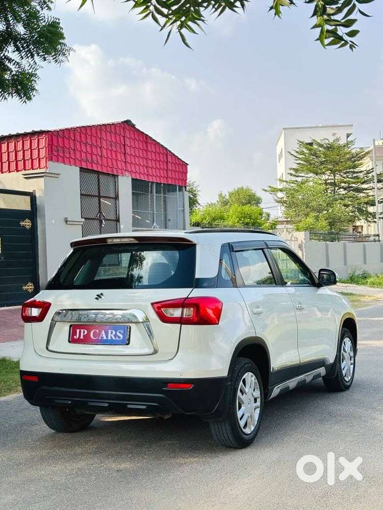 Maruti Suzuki Brezza Vxi At, 2020, Petrol