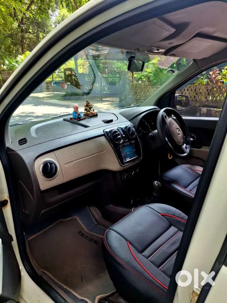 8 Seater Renault Lodgy 2015 Diesel 33000 Km Driven