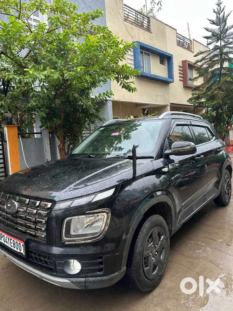 Hyundai Venue 1.2 Plus 2024 Petrol Manual