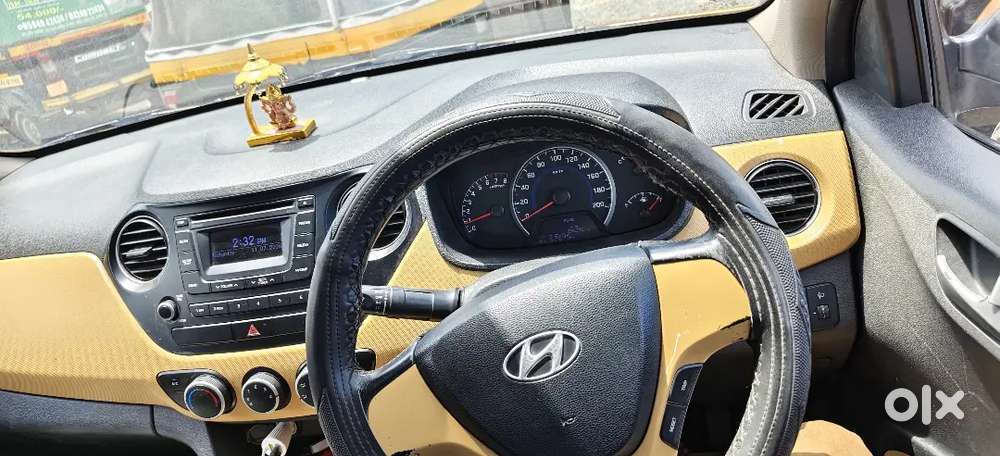 Grand I10 Sportz Top Model