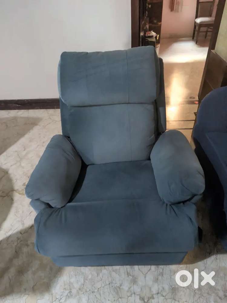 Plush Blue Recliner - Excellent Condition