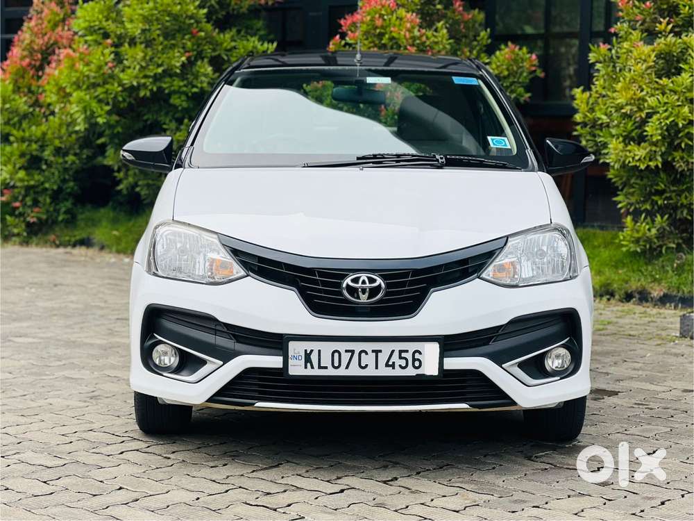 Toyota Etios Liva 1.2 Vx Dual Tone, 2019, Petrol