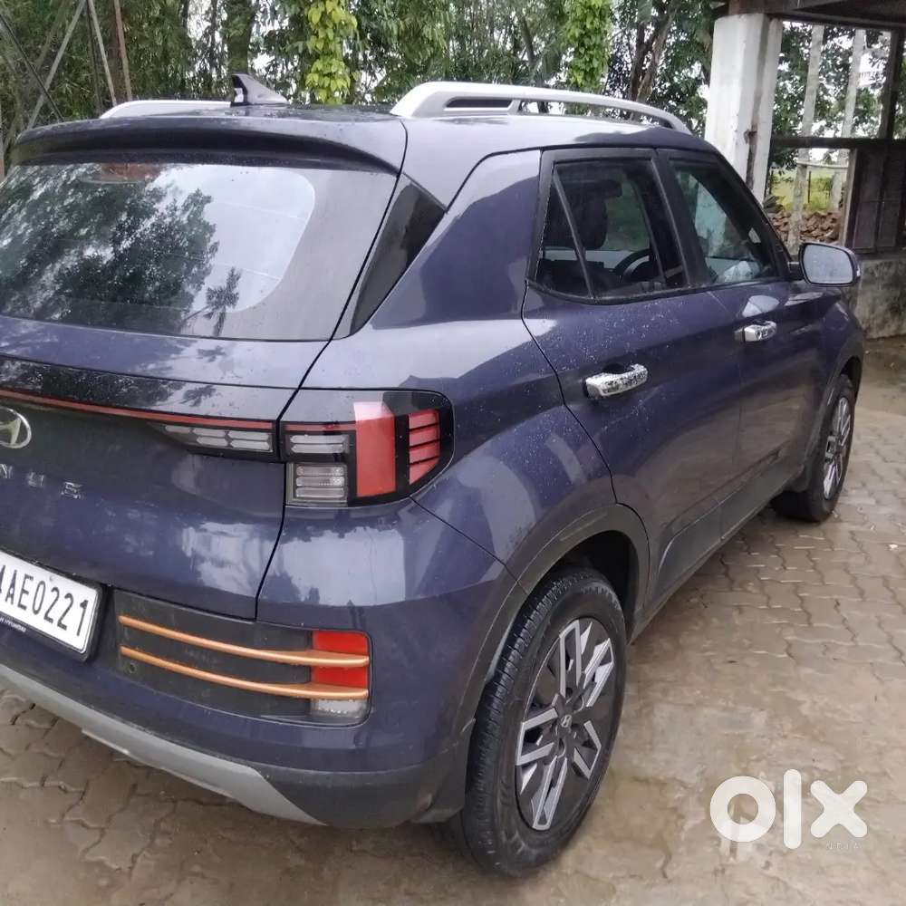Hyundai Venue 2023 Diesel Well Maintained