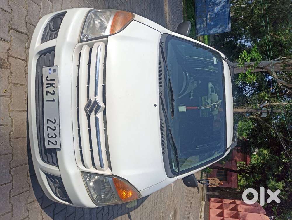 First Owner. Company Fitted Cng Kit.
