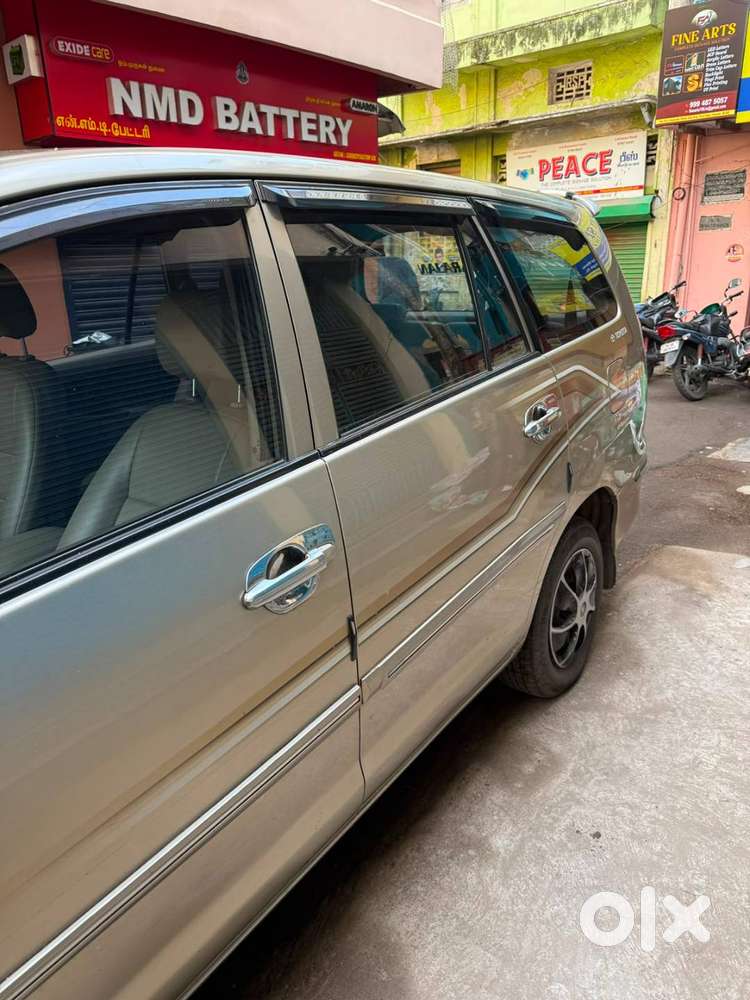 2010 Innova 127515 Kms Driven
