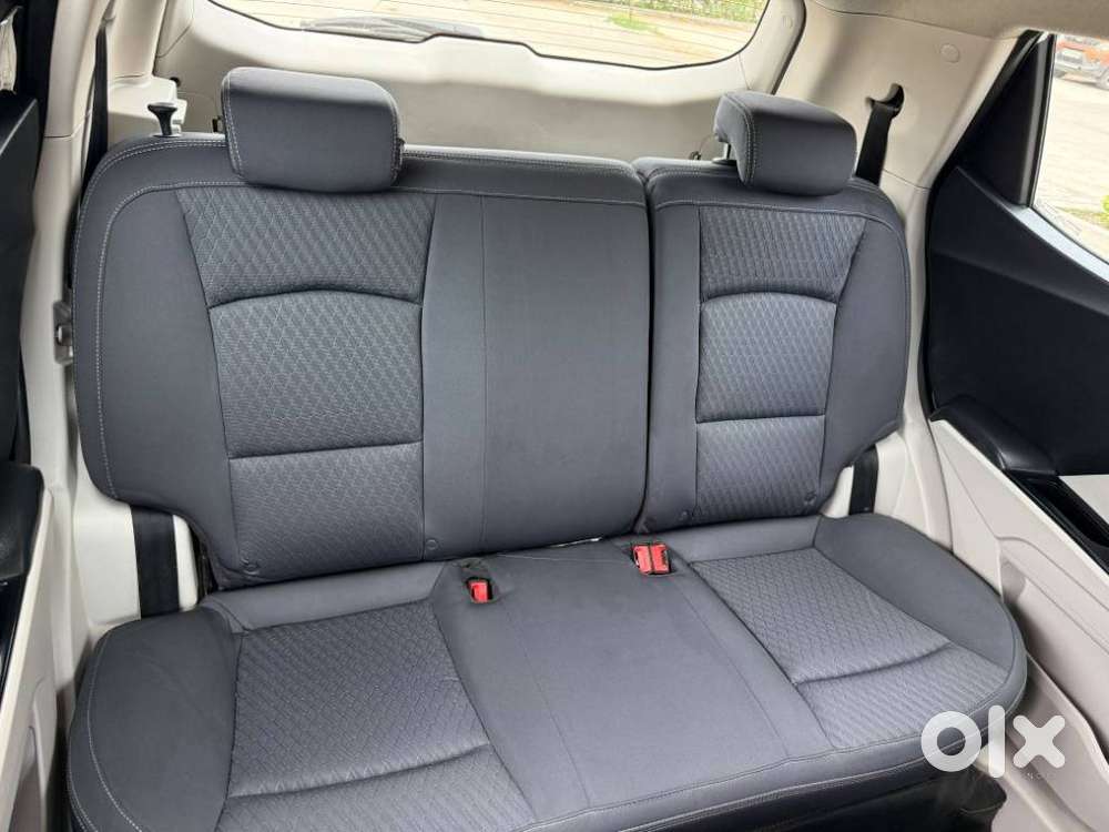 Mahindra Xuv300 W8, 2022, Petrol