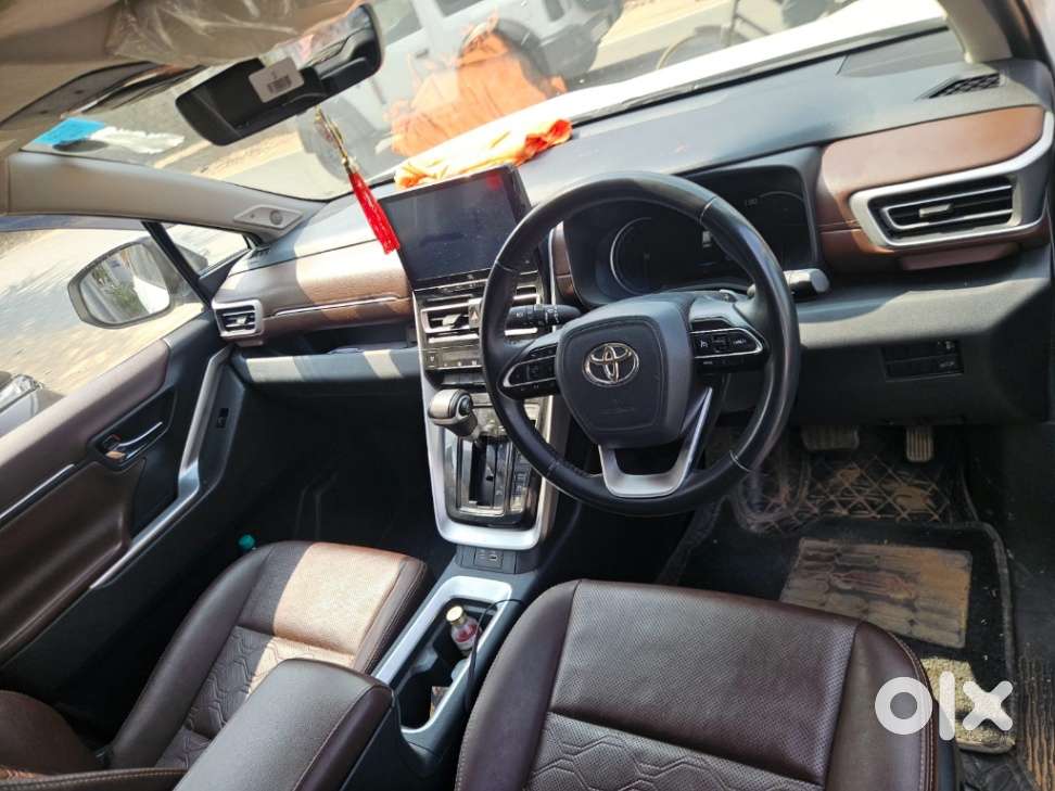 Toyota Innova Hycross, 2023, Diesel