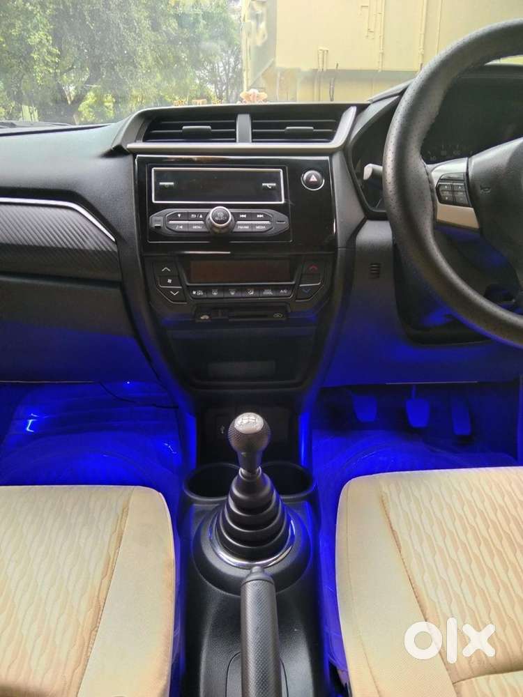 Honda Brio S(o) Mt,petrol 2018, Rally Red