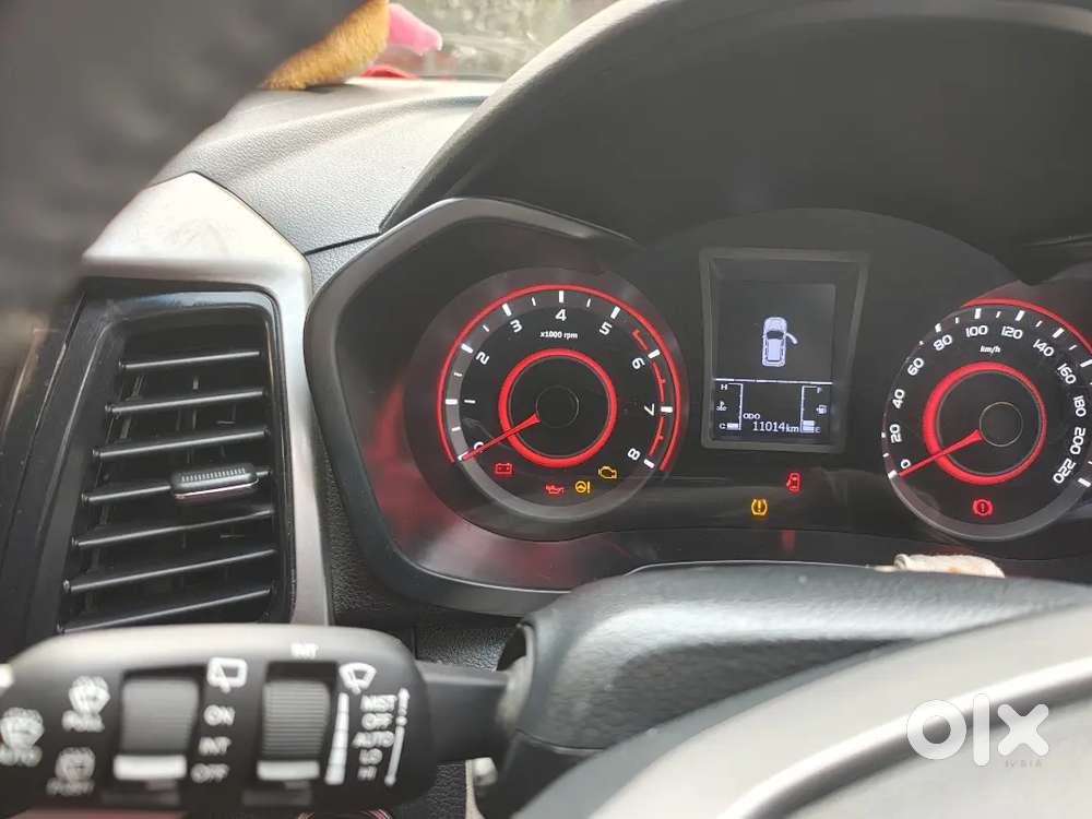 Mahindra Xuv300 Turbosport 2024 Petrol 11453 Km Driven