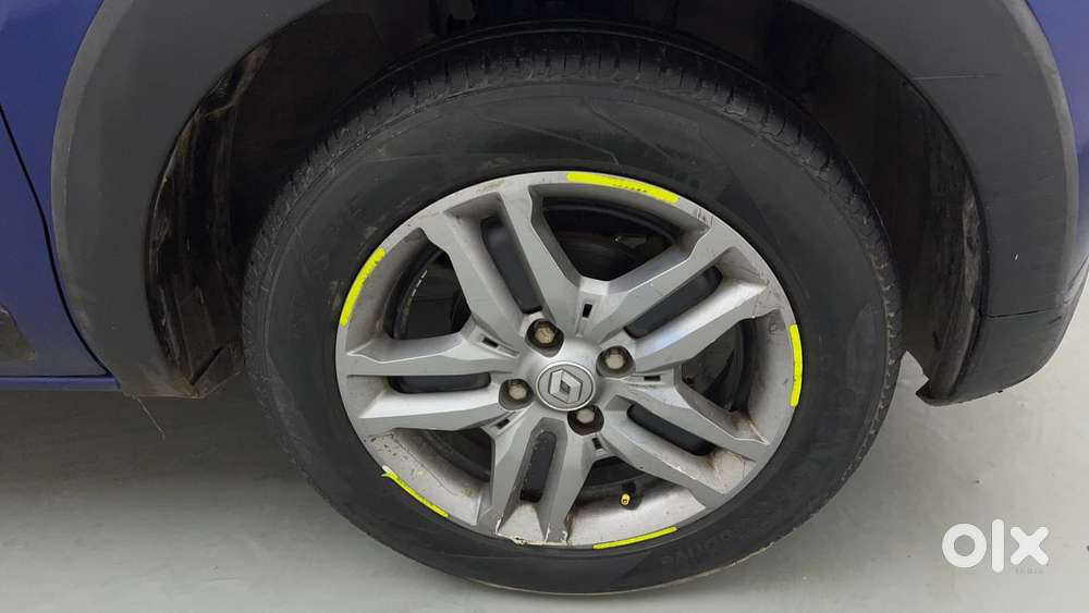 Renault Triber 1.0 Rxz Dual Tone, 2022, Petrol
