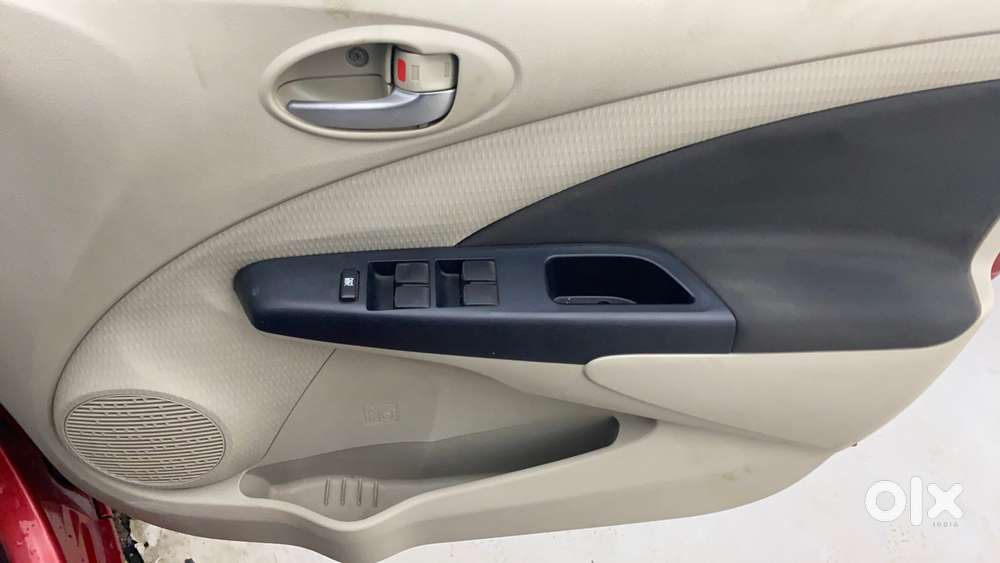 Toyota Etios Liva 2013-2014 G, 2012, Petrol