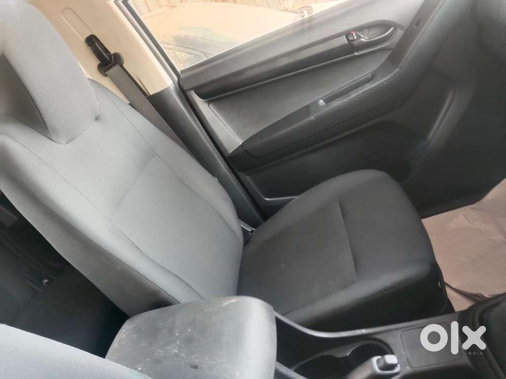 Isuzu D-max 2024 Diesel 8300 Km Driven