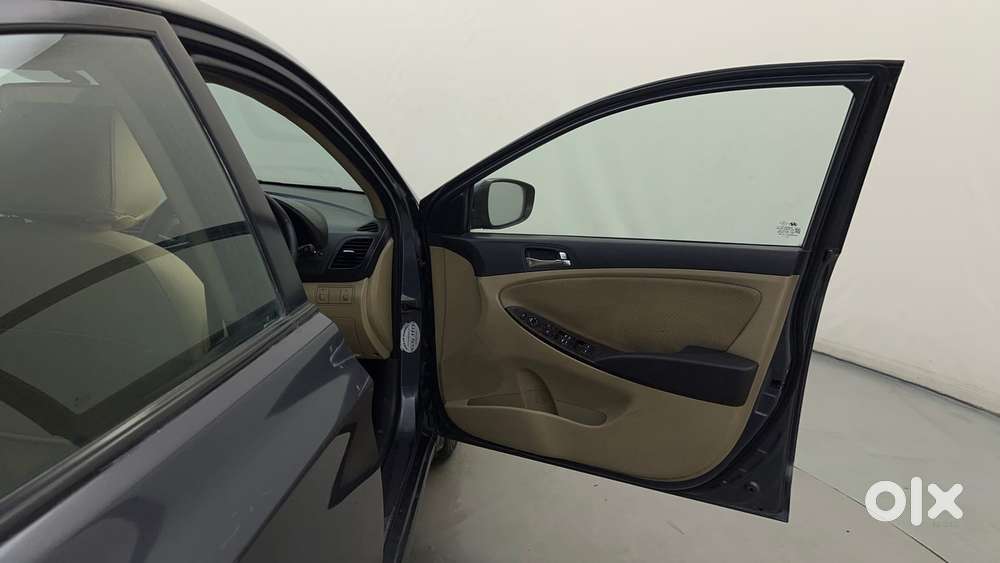 Hyundai Verna 1.6 Sx Vtvt (o) At, 2013, Petrol