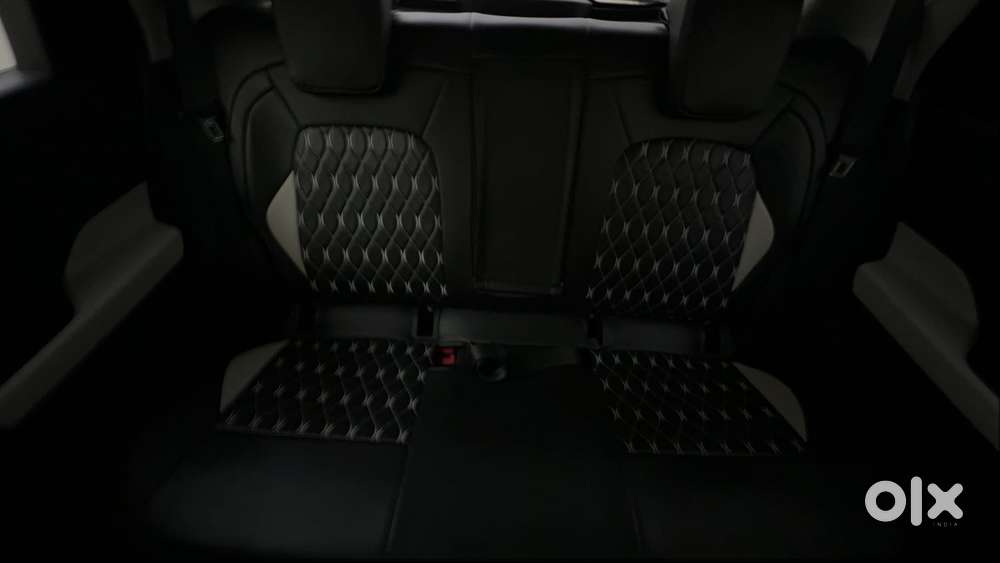 Tata Punch 1.2 Revotron Creative Amt Dual Tone, 2023, Petrol