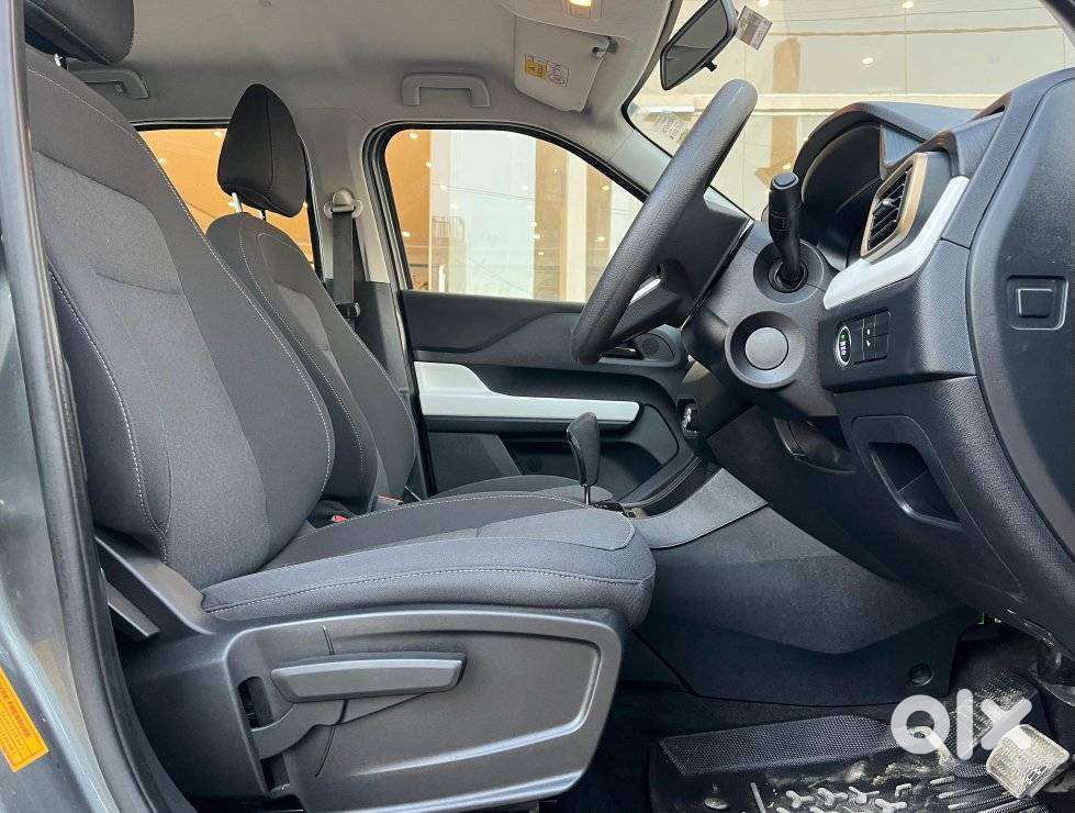 Tata Punch 1.2 Revotron Accomplished Dazzle Pack Amt, 2023, Petrol