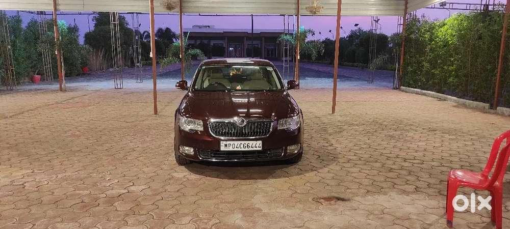 Skoda Superb Elegance 1.8 At