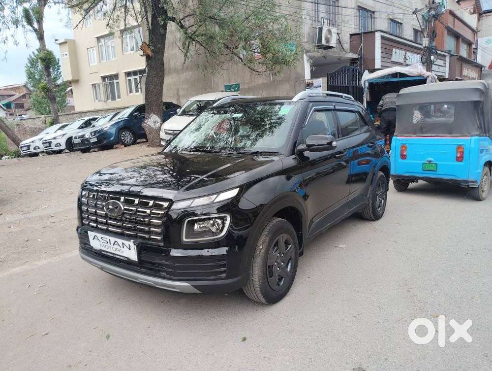 Hyundai Venue 1.2 S (o), 2024, Petrol