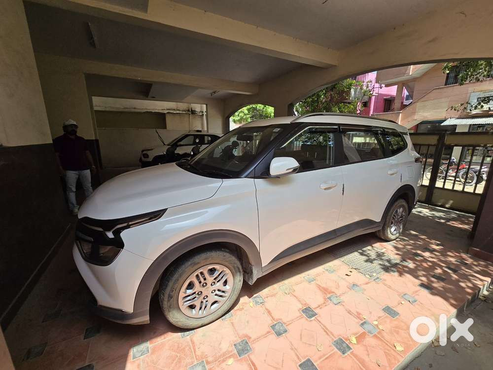 Kia Carens Petrol 2024