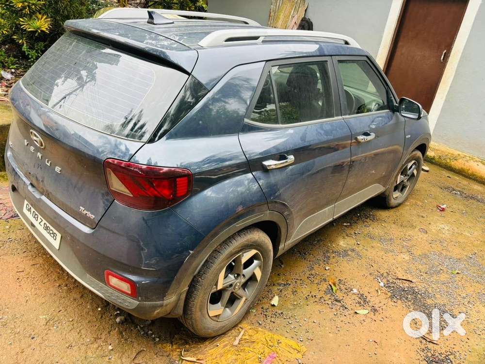 Hyundai Venue 2019 Petrol 105000 Km Driven