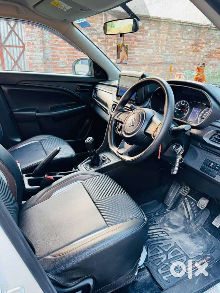 Maruti Suzuki Brezza 1.5 Lxi Smart Hybrid, 2025, Petrol