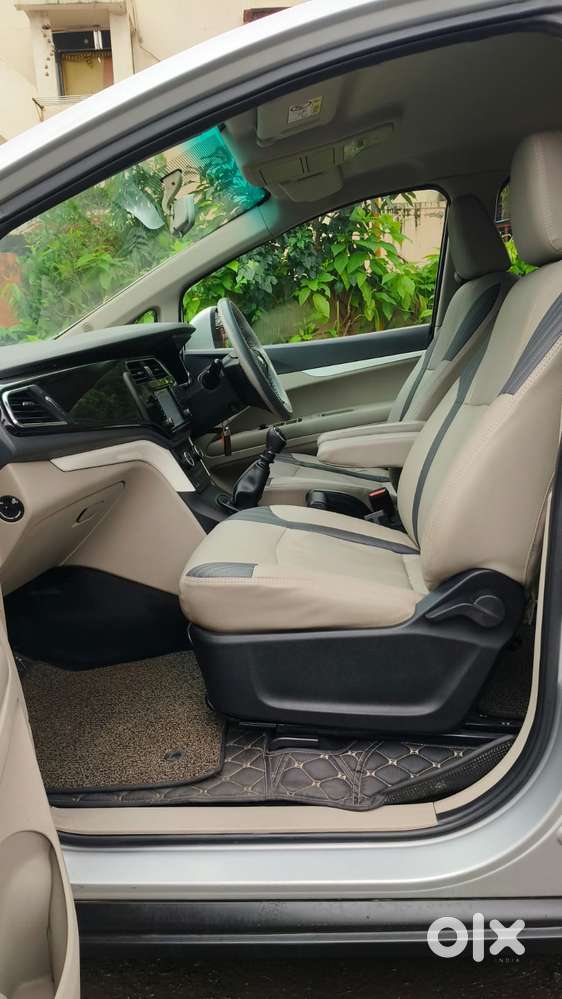 Mahindra Marazzo M6, 2018, Diesel