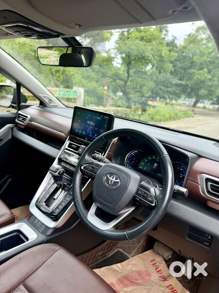 Toyota Innova Hycross 2.0 Zx Hybrid 7 Str, 2024, Petrol