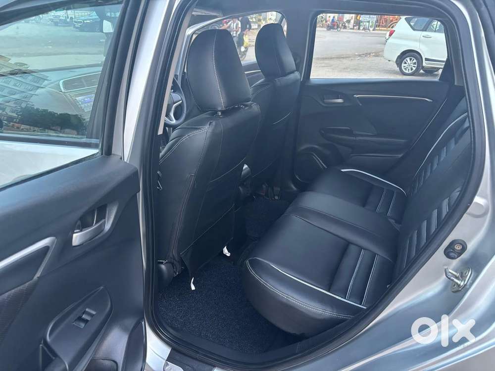 Honda Jazz V Mt Privilege, 2017, Petrol