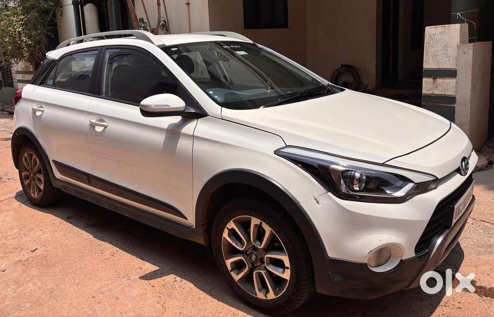 Hyundai I20 Active 2016 Petrol 32000 Km Driven