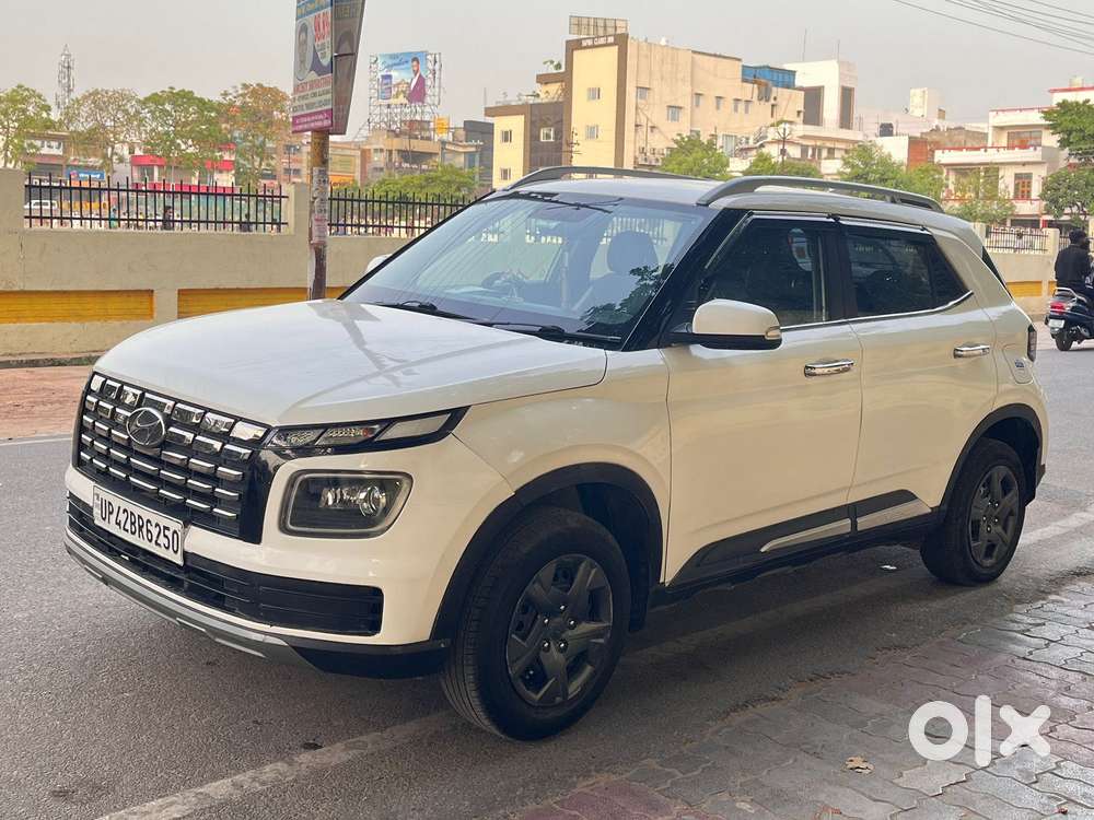 Hyundai Venue 1.2 S (o), 2024, Petrol