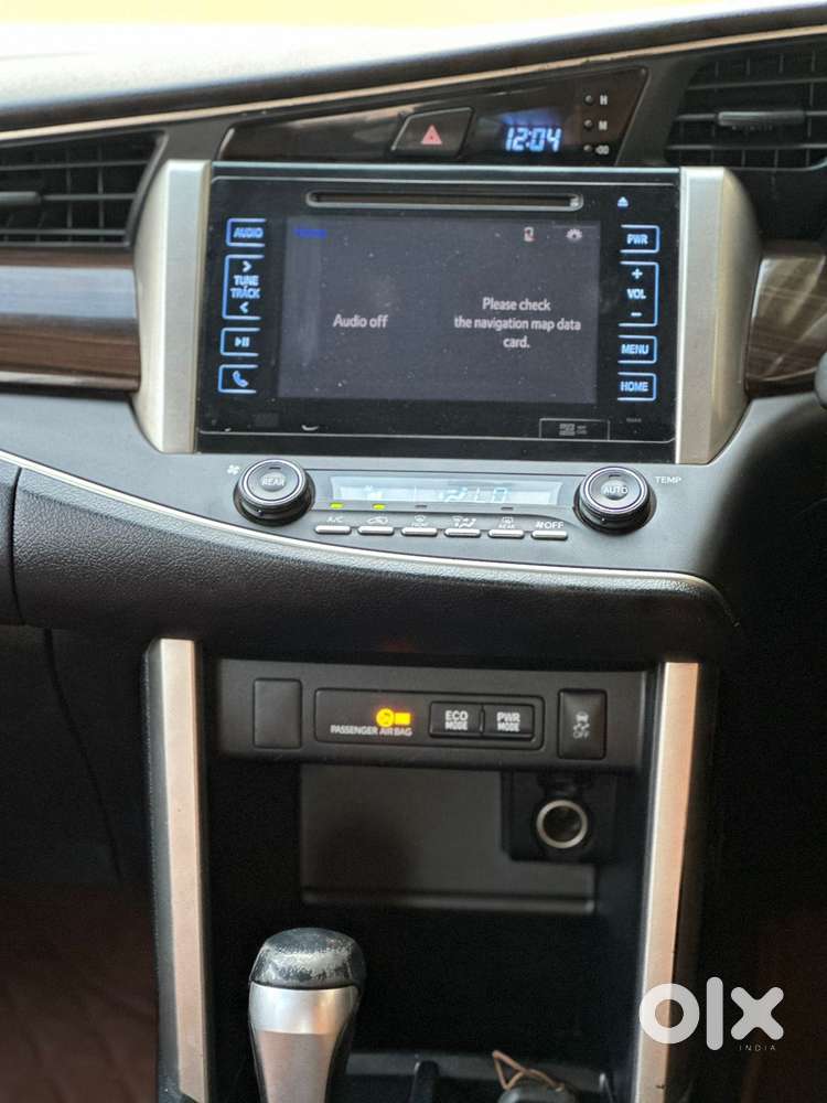 Toyota Innova Crysta 2.8z Automatic, 2016, Diesel