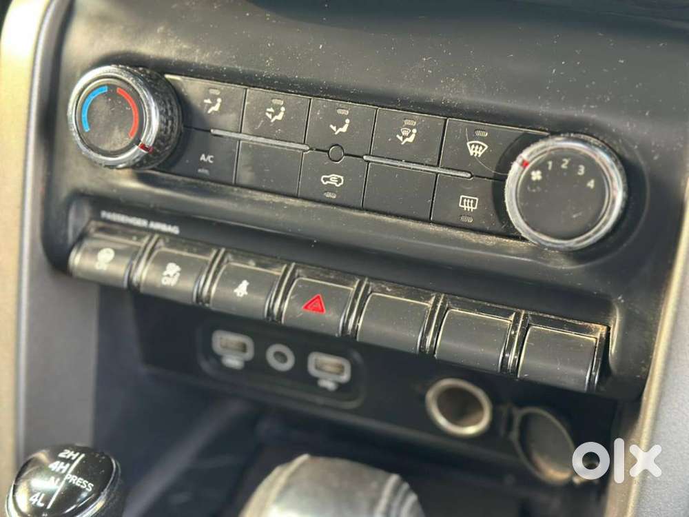 Mahindra Thar Lx P At 4x4 2021    2021  33,000 Kms Wsr   Autom