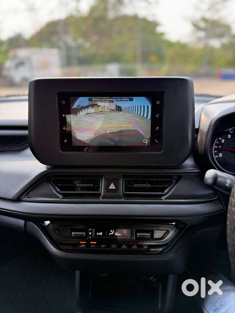 Maruti Suzuki Swift Vxi + Manual, 2025, Petrol