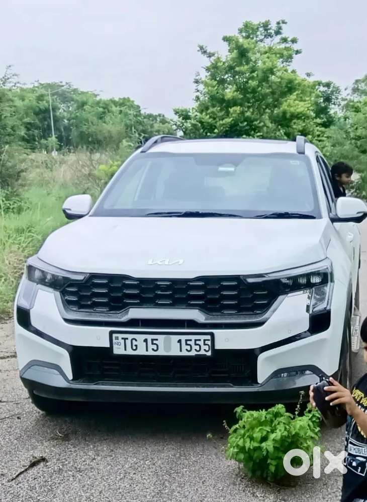 White Kia Sonet 2024 Petrol Well Maintained Fancy Number