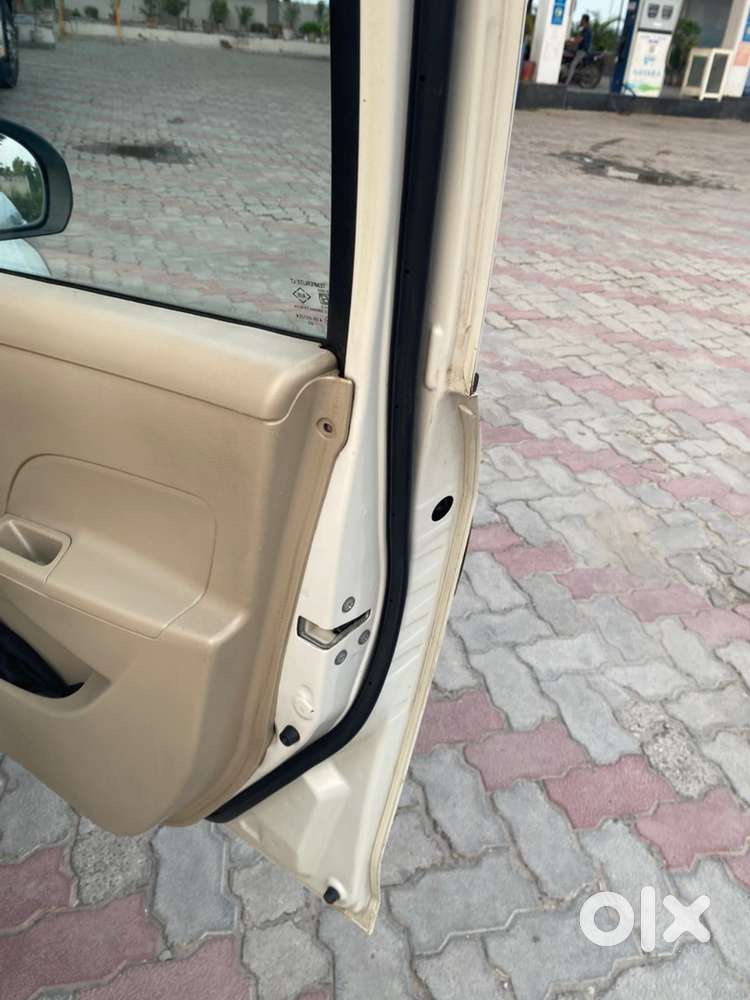 Maruti Suzuki Swift Dzire 2015