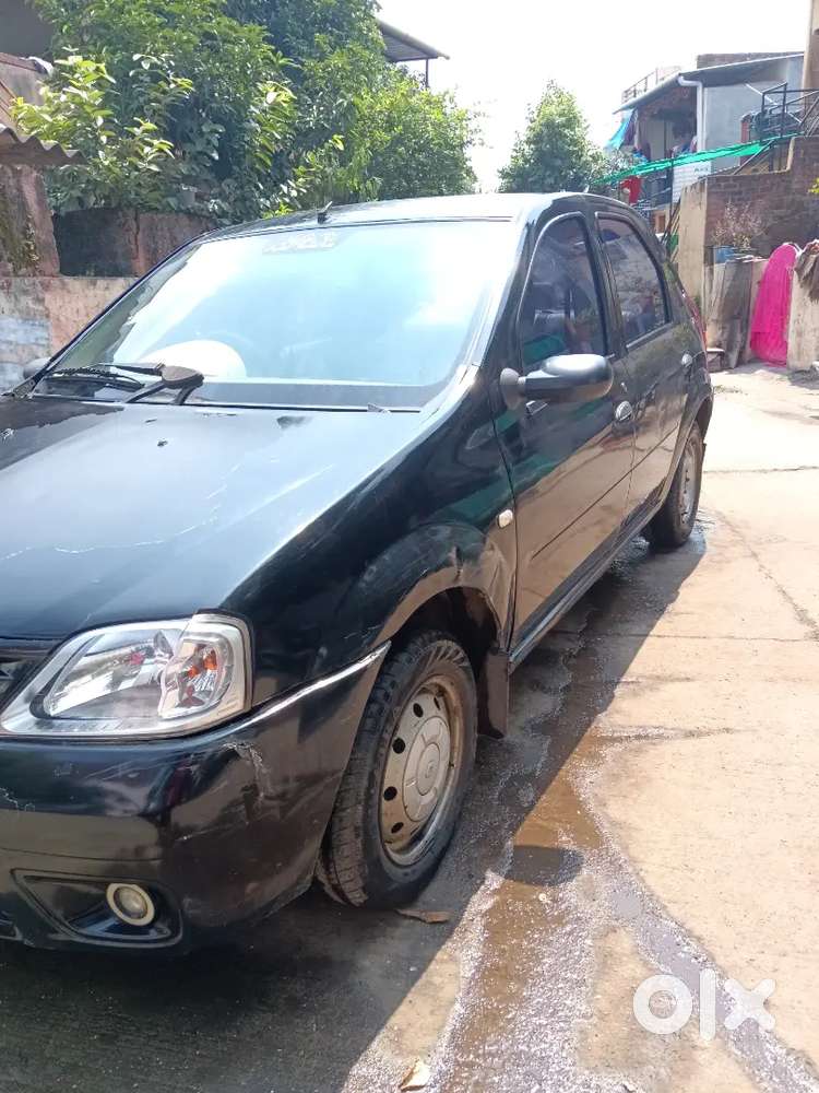 Mahindra Logan Petrol 2007
