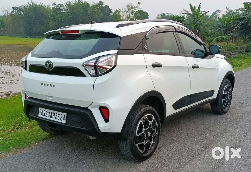 Tata Nexon, 2023, Petrol