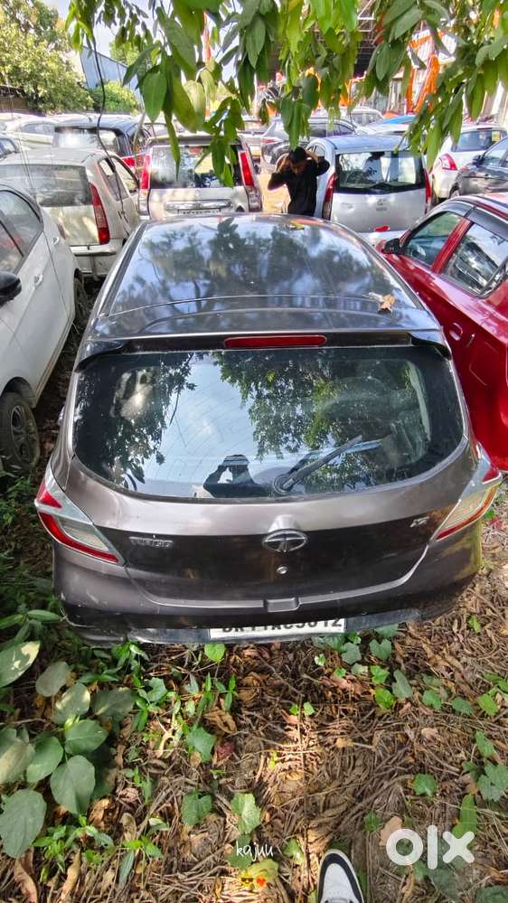 Tata Tiago 1.2 Revotron Xz (o), 2017, Petrol