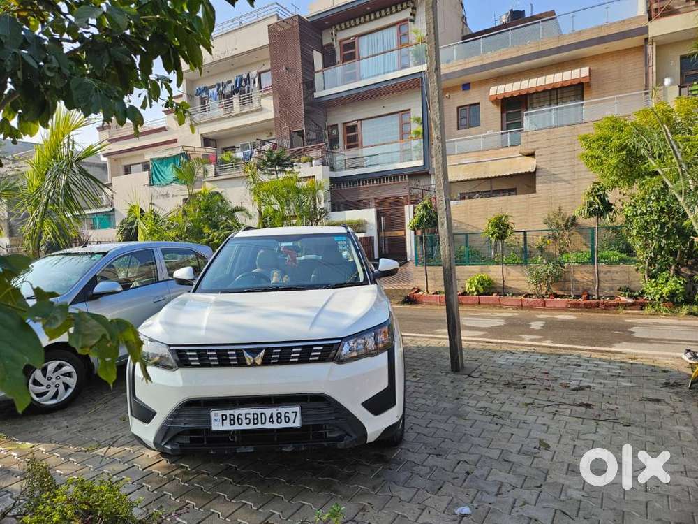 Mahindera Xuv 300 Ist Owner 2023 Model