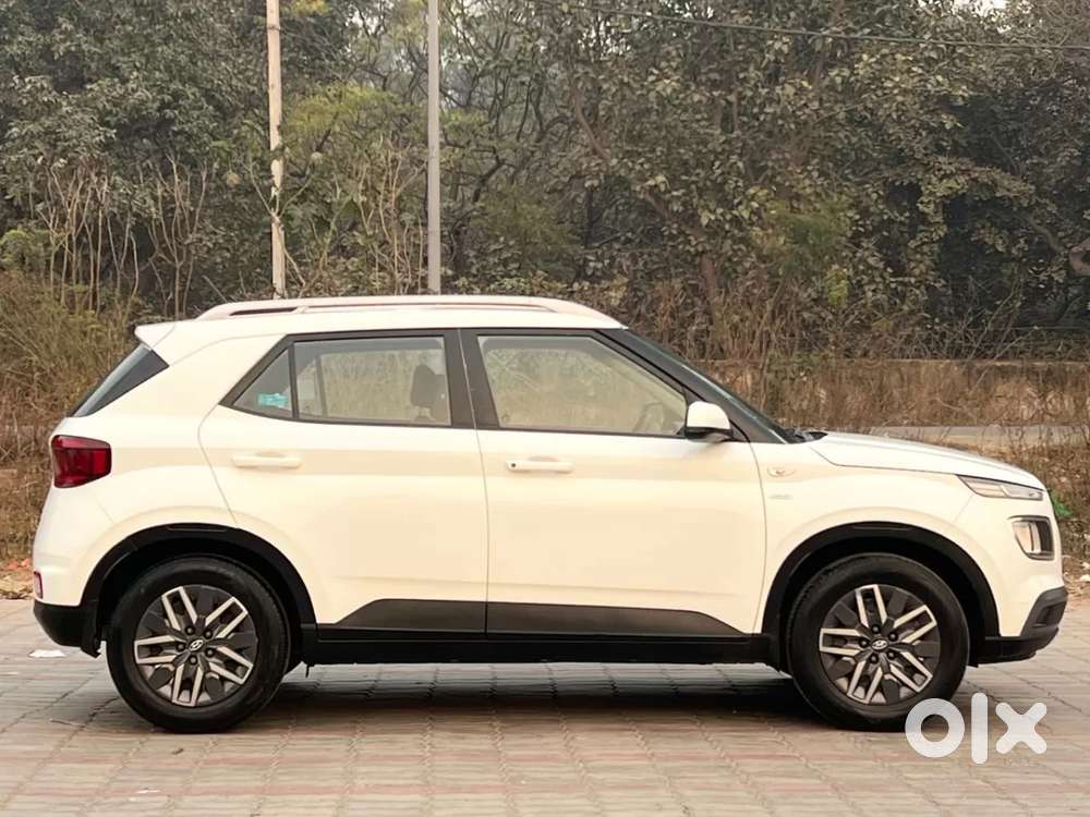 Hyundai Venue 1.0 S (o) Turbo Dct, 2019, Petrol